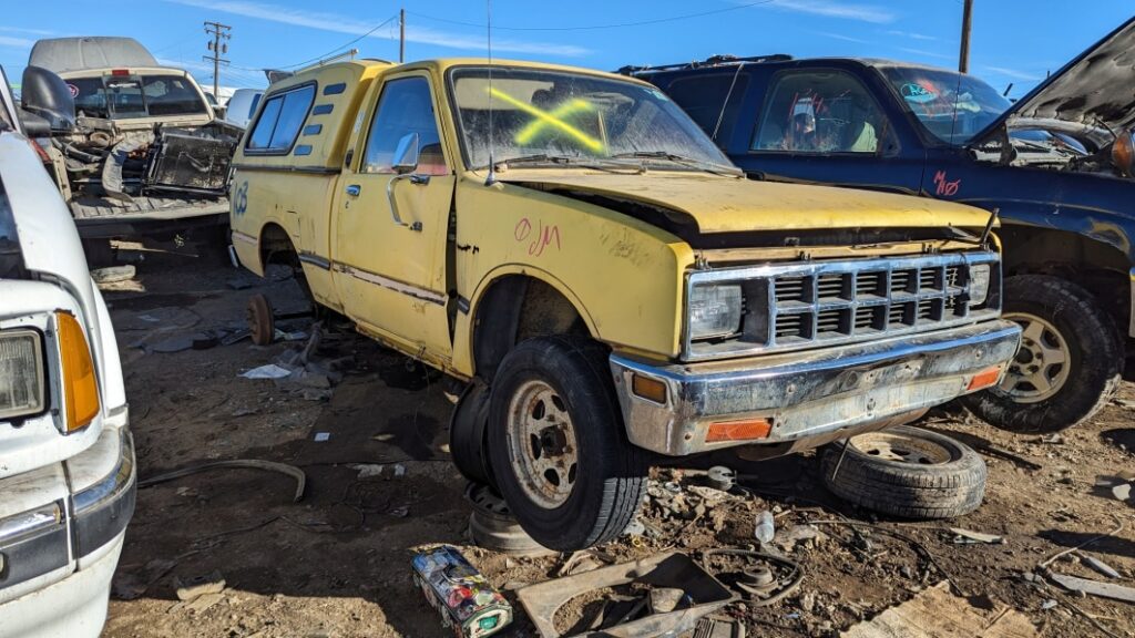 99 1982 Isuzu Pup Diesel in Colorado wrecking yard photo by Murilee Martin