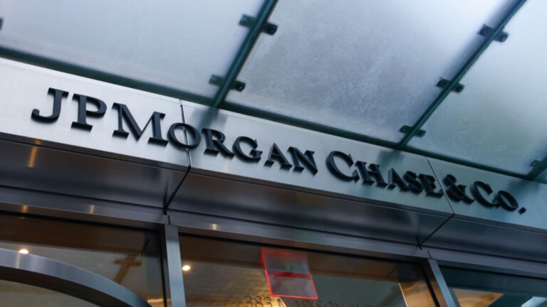 108086451 1736883954385 gettyimages 2193911423 chaseandjpmorgan12