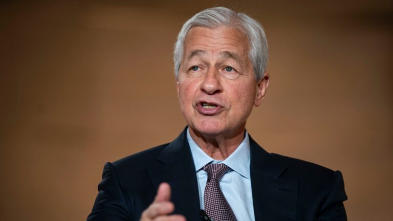 108115001 1741804179783 gettyimages 2204125797 BLACKROCK RETIREMENT