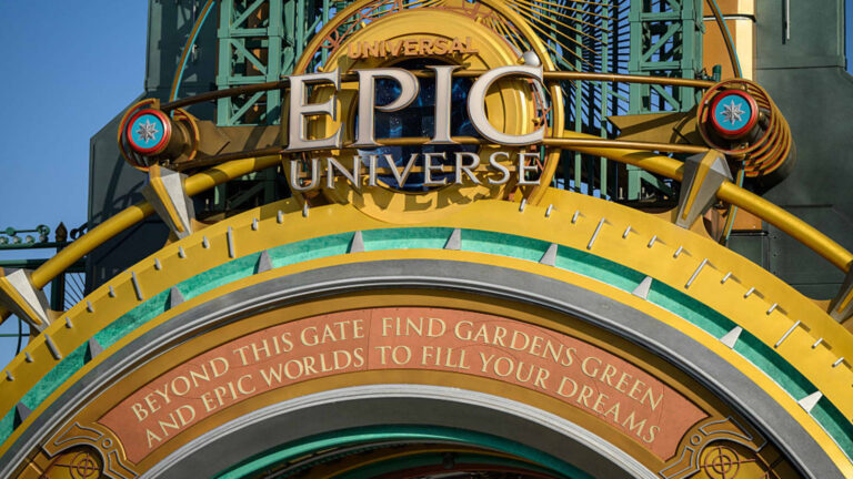 108130783 1744379583219 gettyimages 2208340545 UNIVERSAL THEME PARK