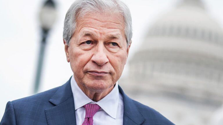 108102282 1744372960376 108102282 1739471178593 gettyimages 2198697164 bank ceos 221 021325