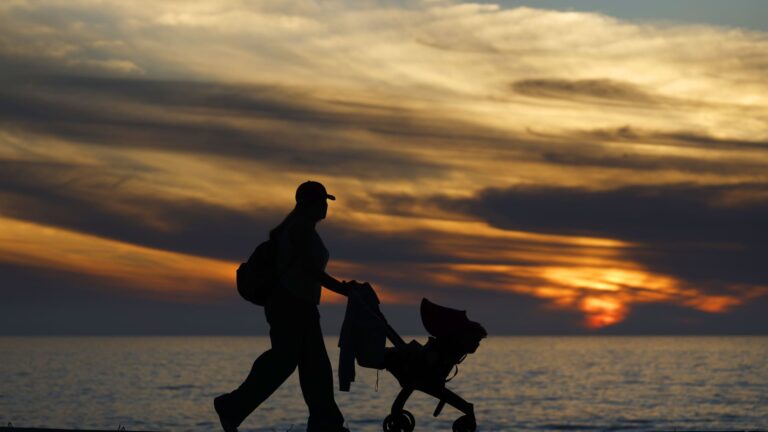 108147243 1747645916215 gettyimages 2180580980 20241026 wns sunset 012